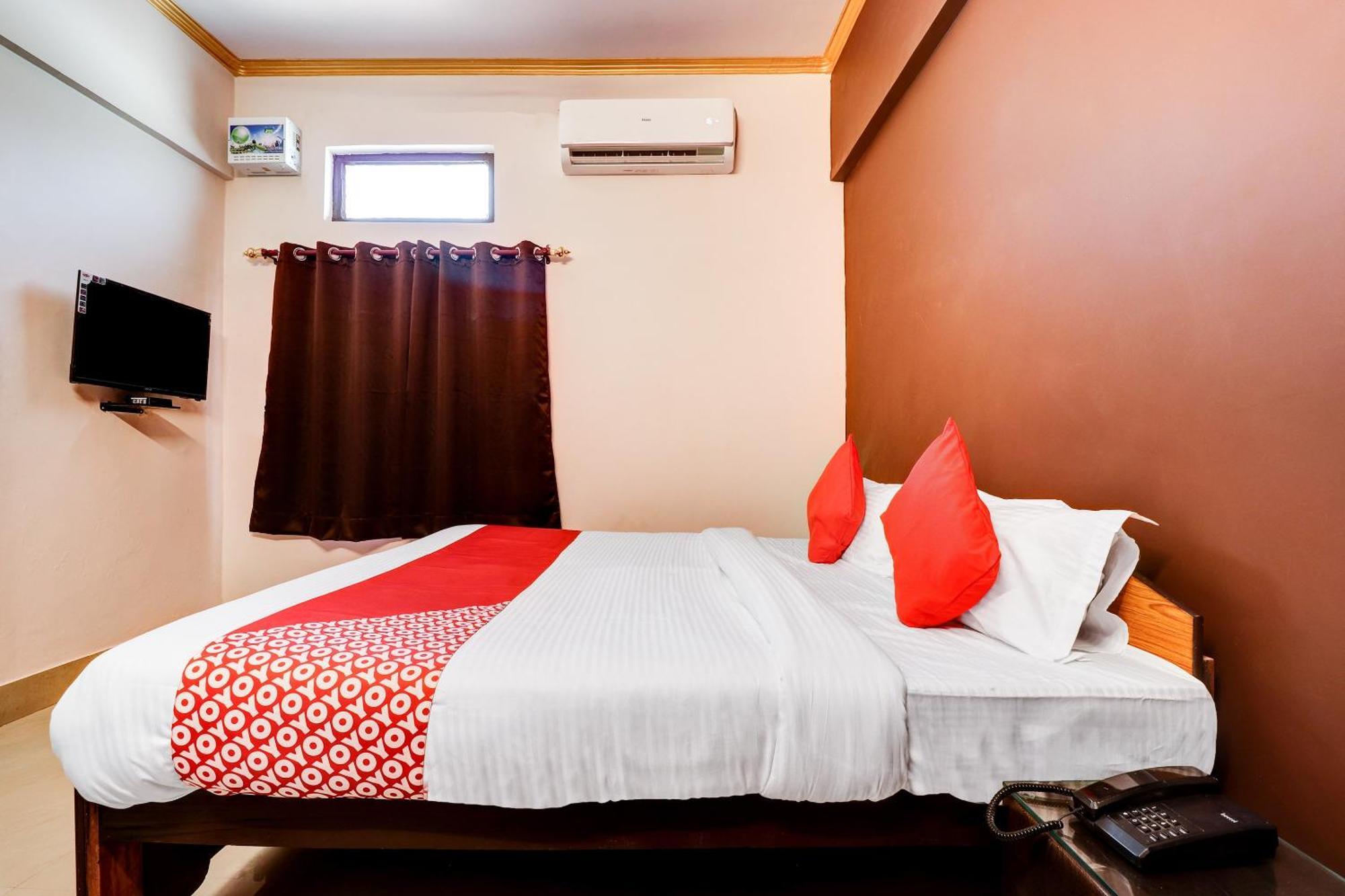 Hotel O Star City Hotel Ayodhya Exterior foto