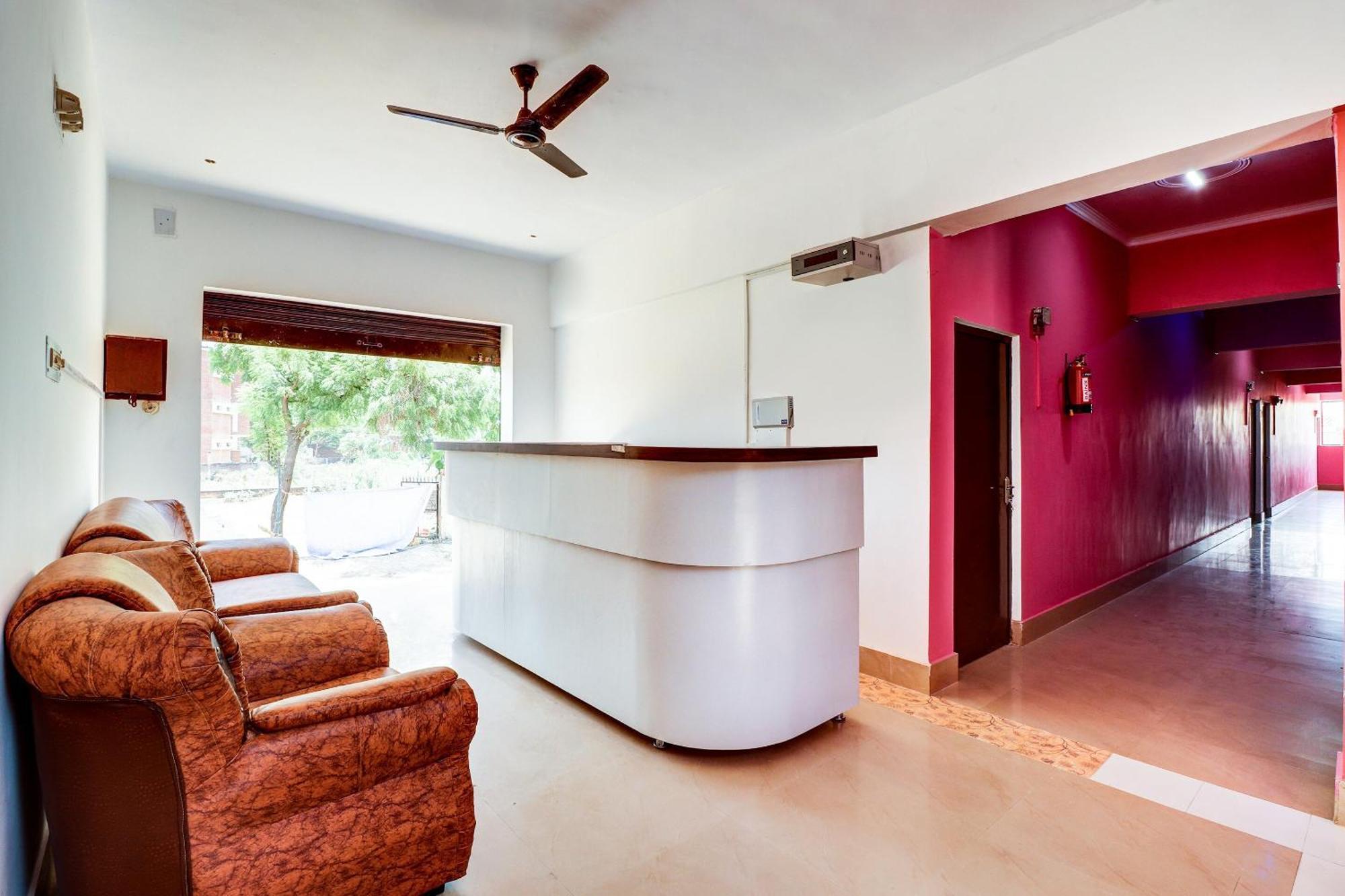 Hotel O Star City Hotel Ayodhya Exterior foto